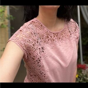 🎉H-P🎉 SUNDANCE Lovely Lacey Blush Pink T-Shirt Sz. S